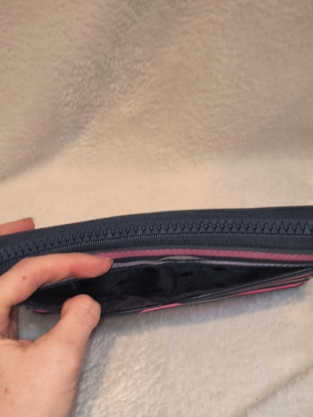 Kate Spade Jae Nylon Lip Print Large Continental Wallet - Picture 8 of 10